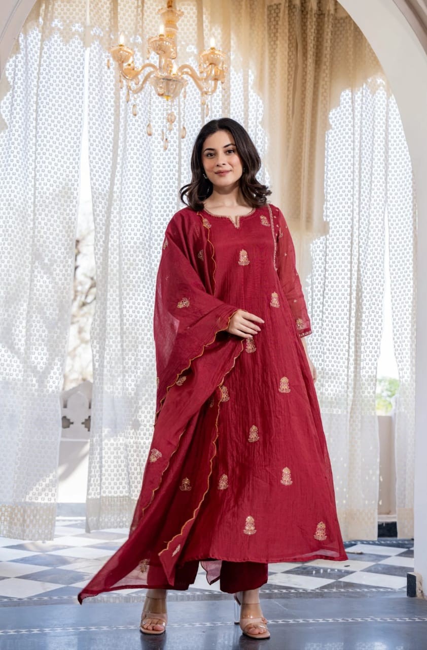 New Special Pankhudi Mul Chanderi Suit Set – Full Embroidery Anarkali Kurti, Pant & Dupatta Maroon